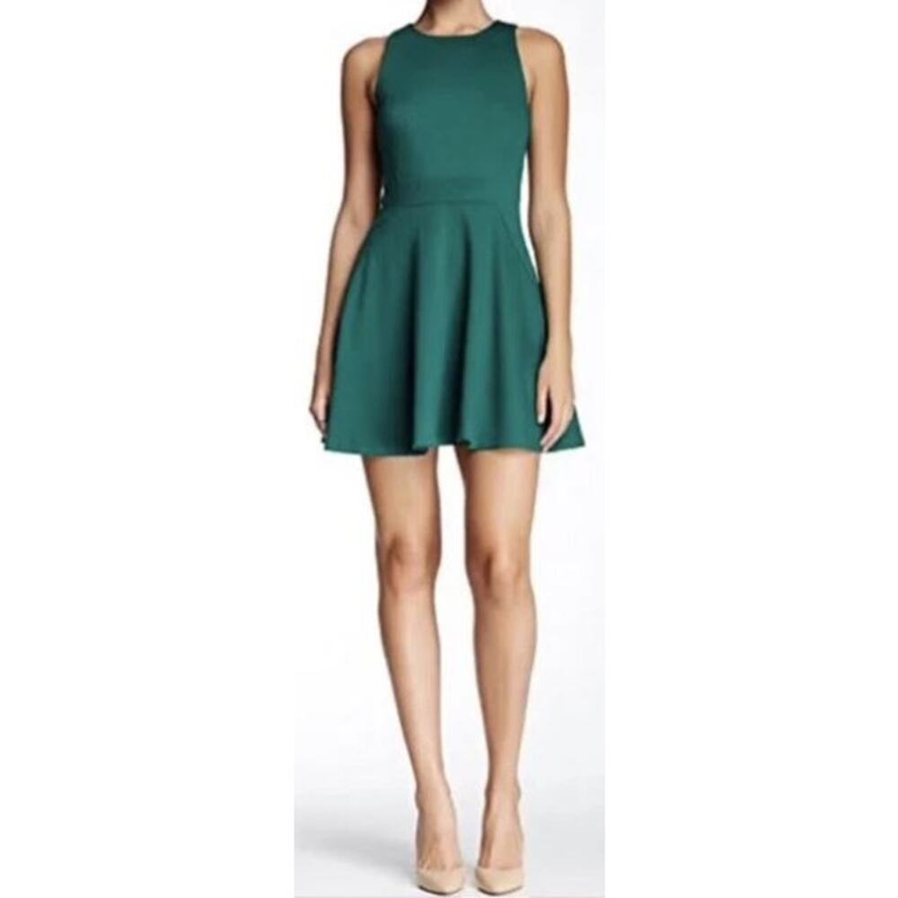 Trina Turk Large Fit & Flare Mini Dress Green Crew Neck Hourglass Sleeveless